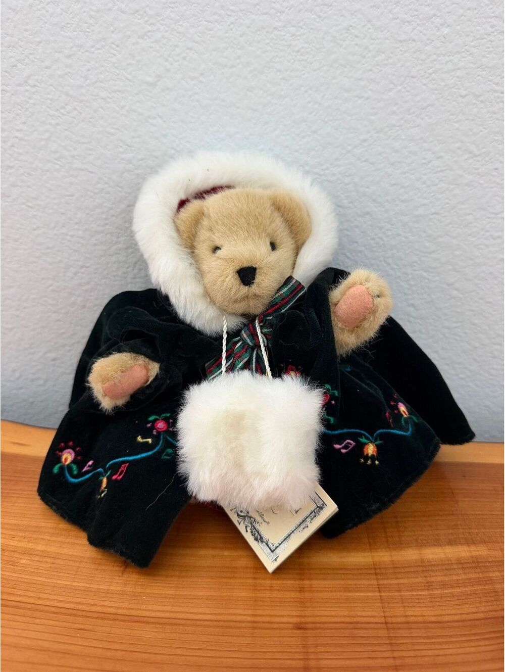 Muffy Vander Bear a Christmas Carol "Bearly in Tune" Christmas Bear Vintage 1996